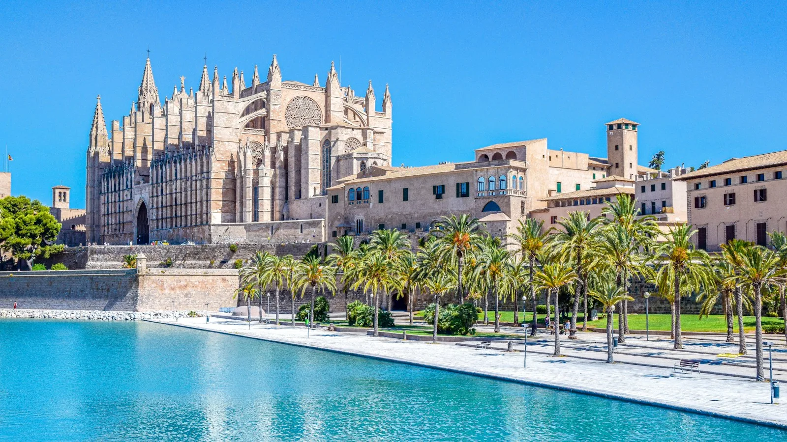 ️ Faut-il quand même dormir à Palma centre malgré un vol tôt ?