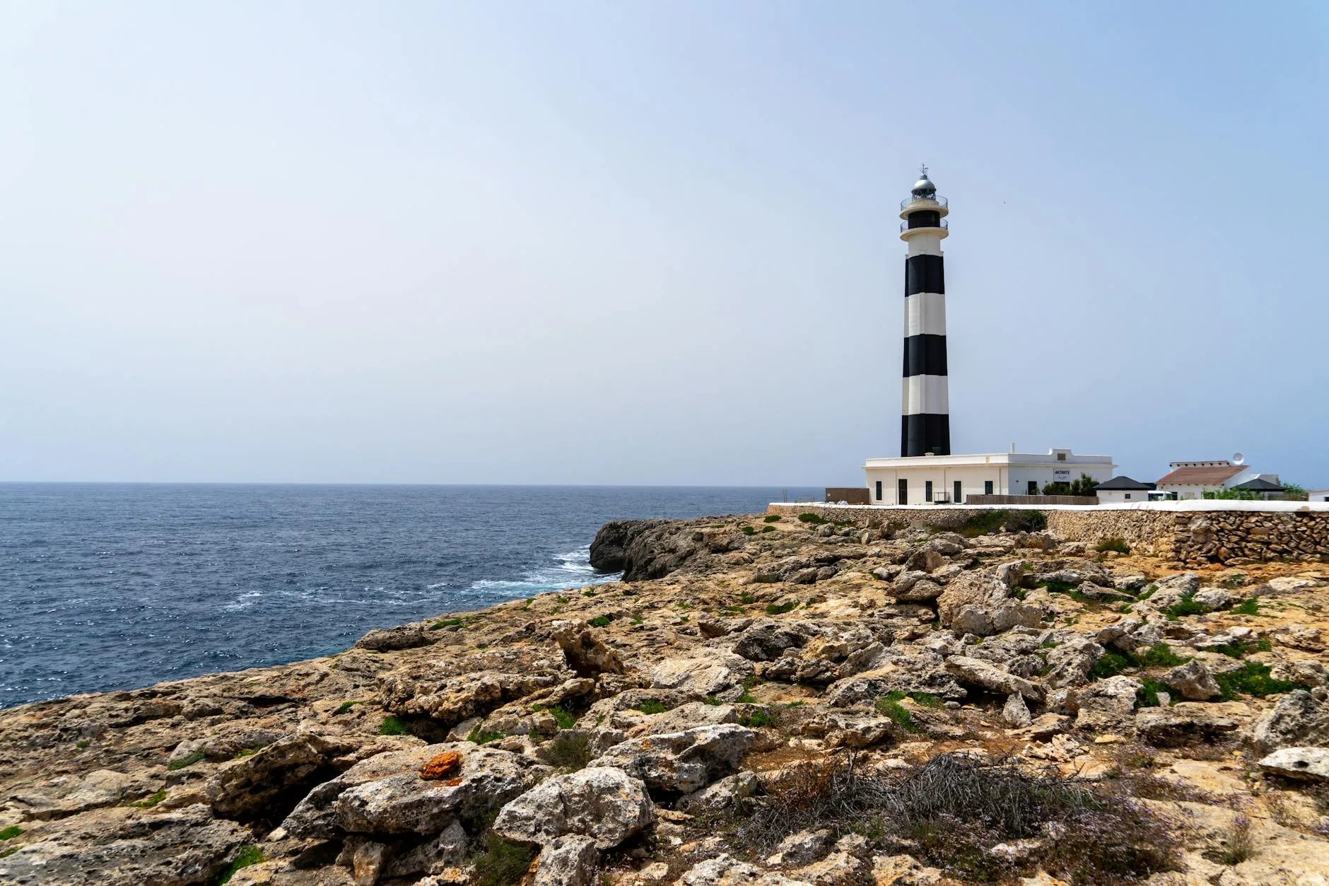 Jour 3 — La Mola : le plateau, le phare et le marché hippie