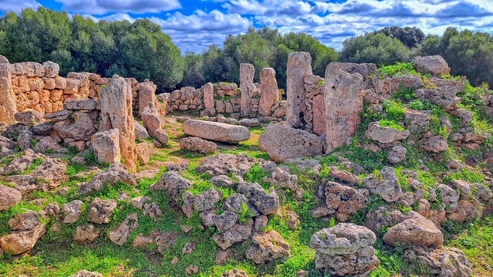 Minorque préhistorique : les sites talayotiques