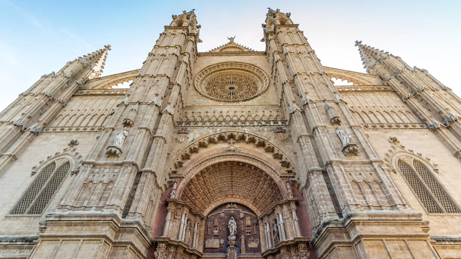 La cathédrale La Seu : le monument emblématique